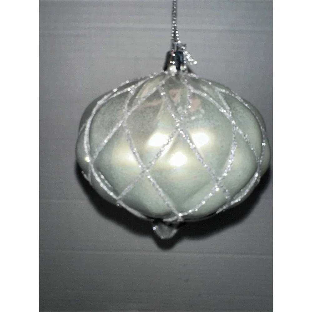 Pier One Imports Ornament Set Of 3 Silver Flawed‎